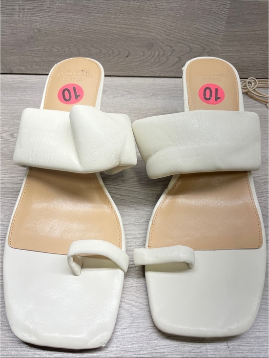 Abercrombie & Fitch Shoes - Abercrombie & Fitch White Padded Slide Sandals with Toe Loop Accent #1379